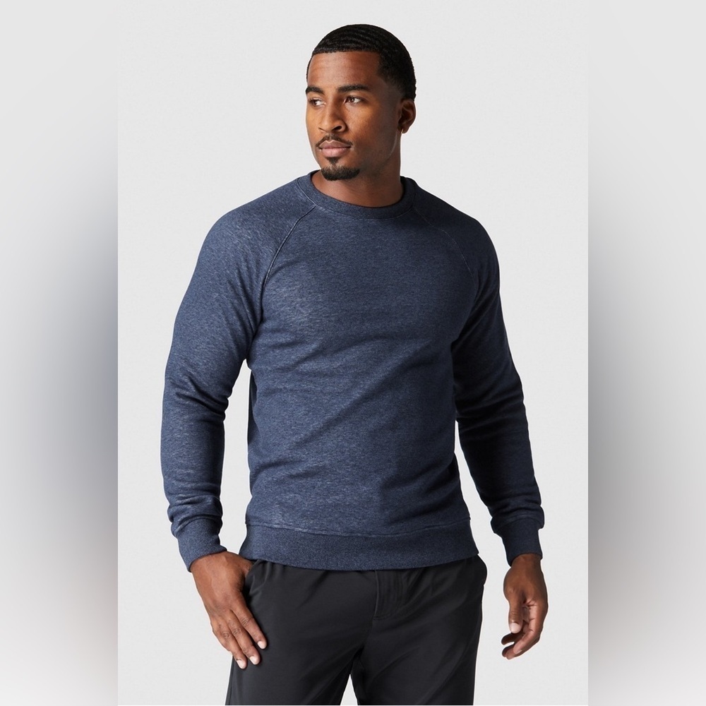 Fabletics Men’s The Postgame Crewneck Sweatshirt in Navy Size M